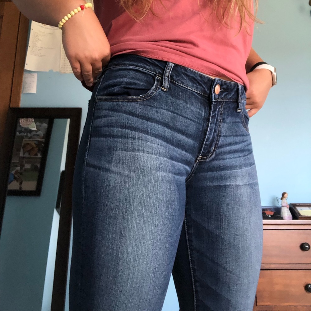 AMERICAN EAGLE JEANS